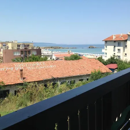 Laguna Hotel 2*